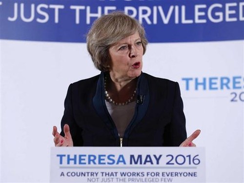 Theresa May évoque un accord de transition pour amortir le Brexit - ảnh 1